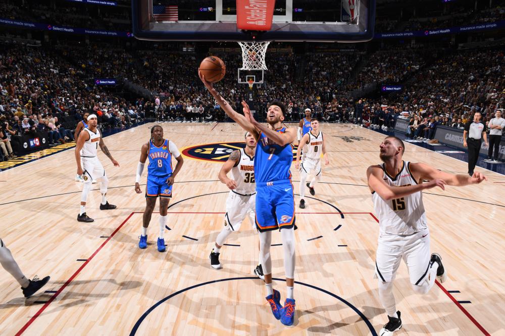 他的胸前 他的胸前